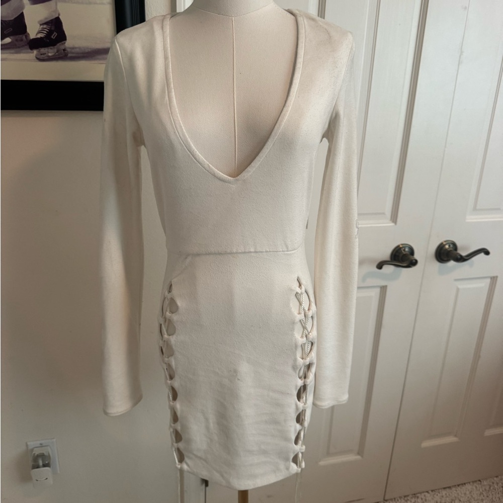 Elegant White Lace-Up Long Sleeve Dress